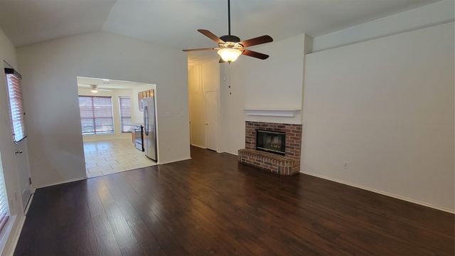3047 Bosswood Court, Grand Prairie, TX 75052