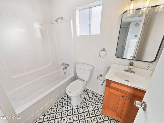 2692 E SILK OAK Drive, Tempe, AZ 85288