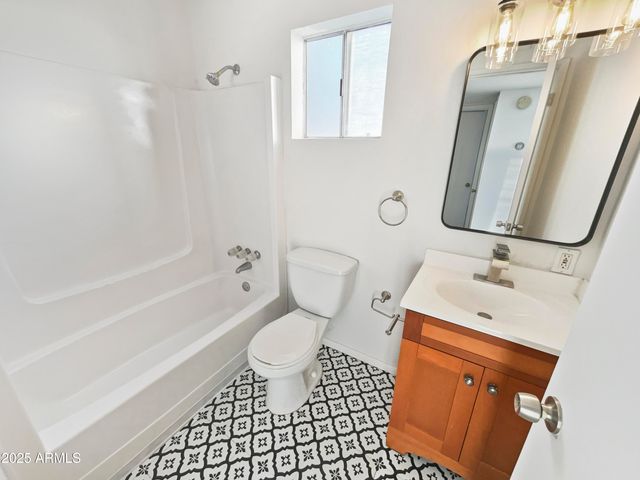 2692 E SILK OAK Drive, Tempe, AZ 85288