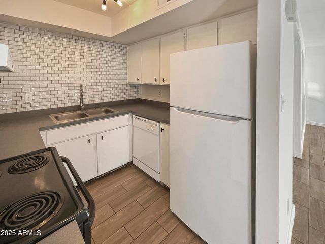 2692 E SILK OAK Drive, Tempe, AZ 85288