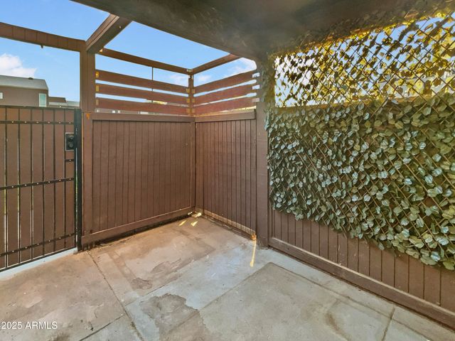 2692 E SILK OAK Drive, Tempe, AZ 85288