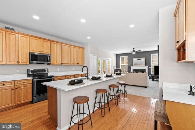 9487 BANKHEAD DR, Manassas, VA 20110