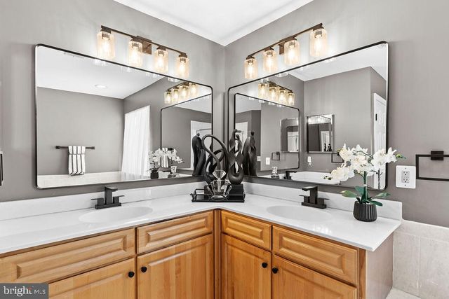9487 BANKHEAD DR, Manassas, VA 20110
