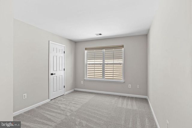 9487 BANKHEAD DR, Manassas, VA 20110