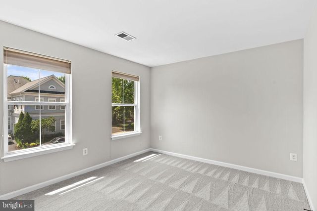9487 BANKHEAD DR, Manassas, VA 20110