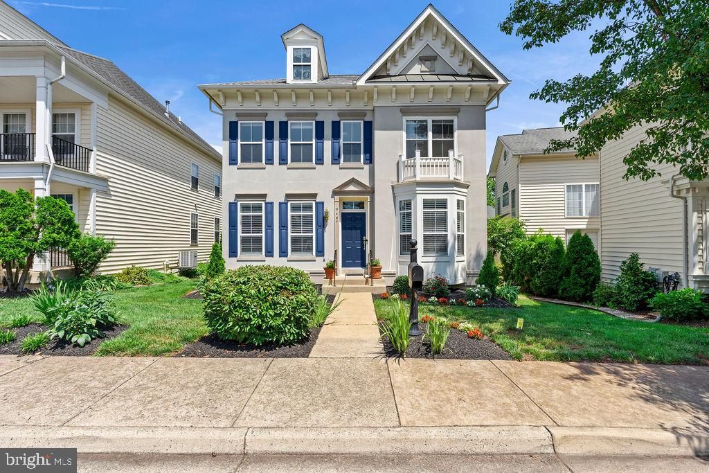9487 BANKHEAD DR, Manassas, VA 20110