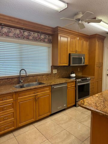 999 SW Pepperridge Terrace, Boca Raton, FL 33486