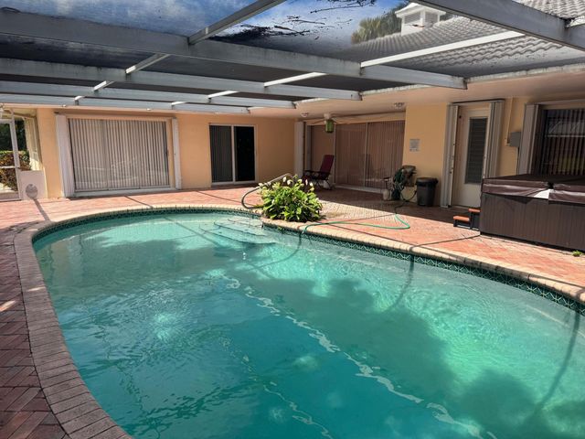 999 SW Pepperridge Terrace, Boca Raton, FL 33486