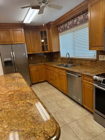 999 SW Pepperridge Terrace, Boca Raton, FL 33486