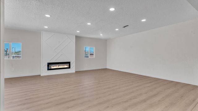 1146 Tomas Street SW, Albuquerque, NM 87121