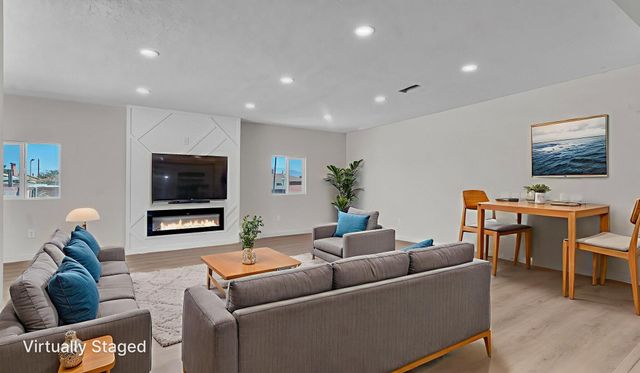 1146 Tomas Street SW, Albuquerque, NM 87121