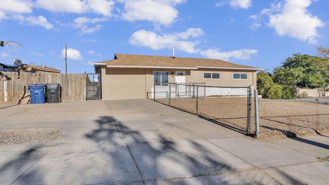 1146 Tomas Street SW, Albuquerque, NM 87121
