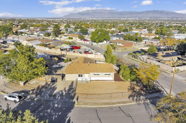 1146 Tomas Street SW, Albuquerque, NM 87121