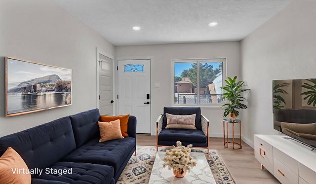 1146 Tomas Street SW, Albuquerque, NM 87121