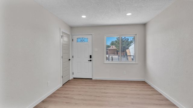 1146 Tomas Street SW, Albuquerque, NM 87121