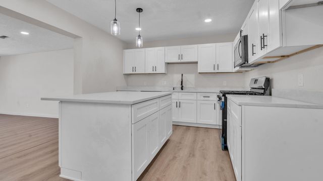 1146 Tomas Street SW, Albuquerque, NM 87121