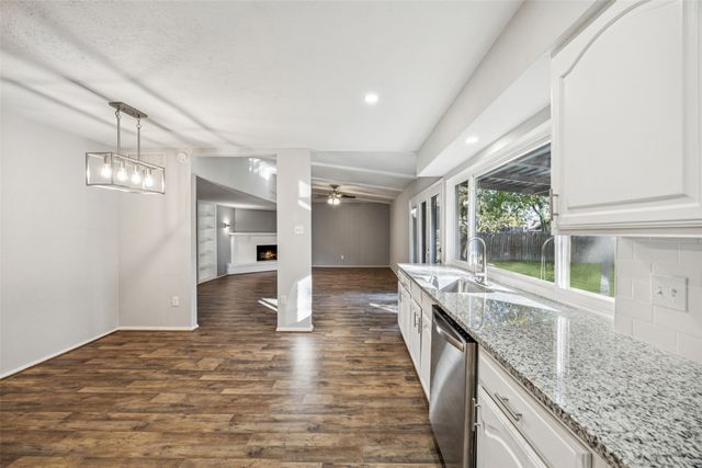 4028 Dogwood Lane, Fort Worth, TX 76137