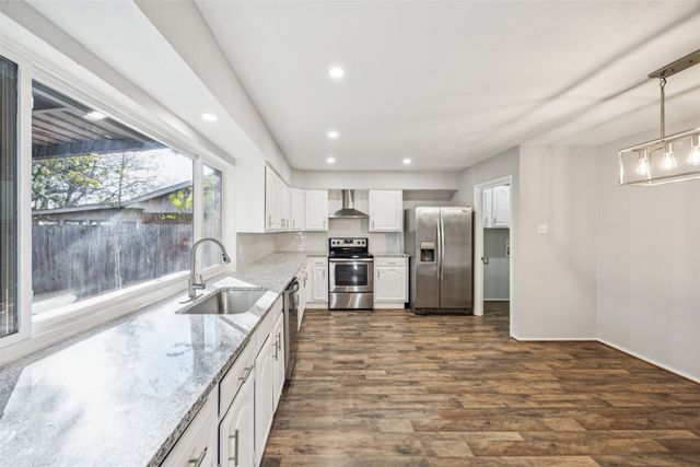 4028 Dogwood Lane, Fort Worth, TX 76137