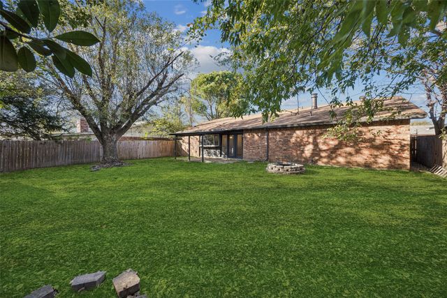 4028 Dogwood Lane, Fort Worth, TX 76137