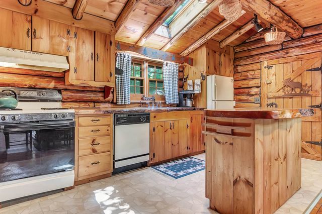 176 Brophy Lane, Londonderry, VT 05155