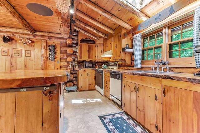 176 Brophy Lane, Londonderry, VT 05155
