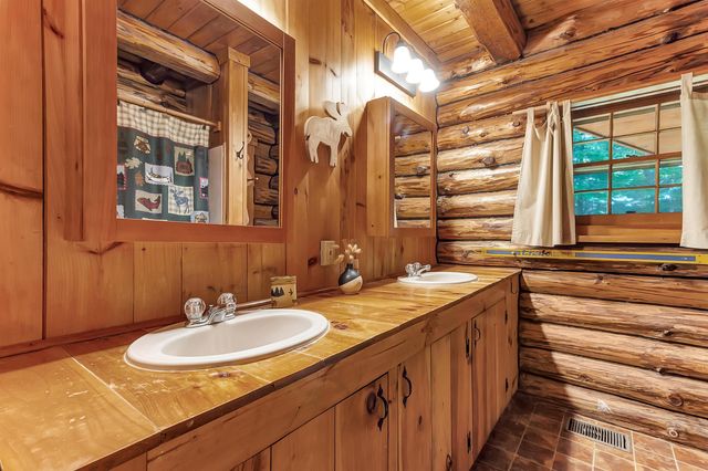 176 Brophy Lane, Londonderry, VT 05155