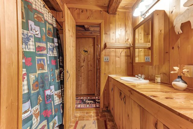 176 Brophy Lane, Londonderry, VT 05155