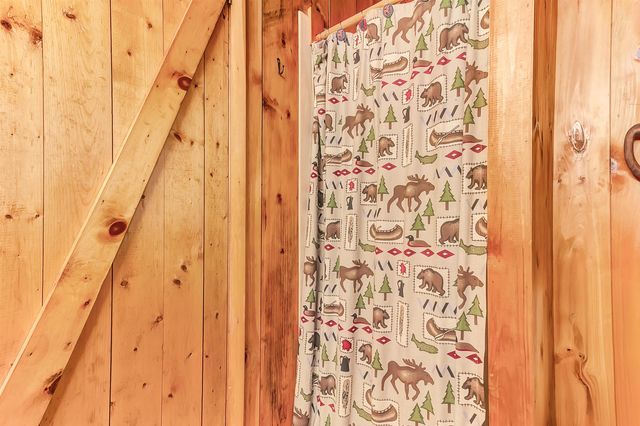 176 Brophy Lane, Londonderry, VT 05155