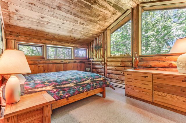 176 Brophy Lane, Londonderry, VT 05155