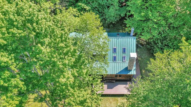 176 Brophy Lane, Londonderry, VT 05155