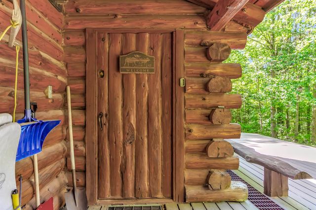 176 Brophy Lane, Londonderry, VT 05155