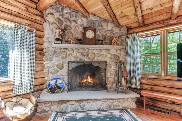 176 Brophy Lane, Londonderry, VT 05155