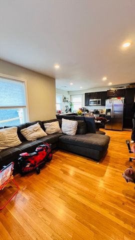 76 Eleanor St 3, Chelsea, MA 02150