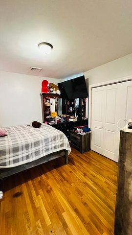 76 Eleanor St 3, Chelsea, MA 02150