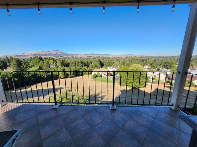 1823 Mockingbird Pl, Danville, CA 94526