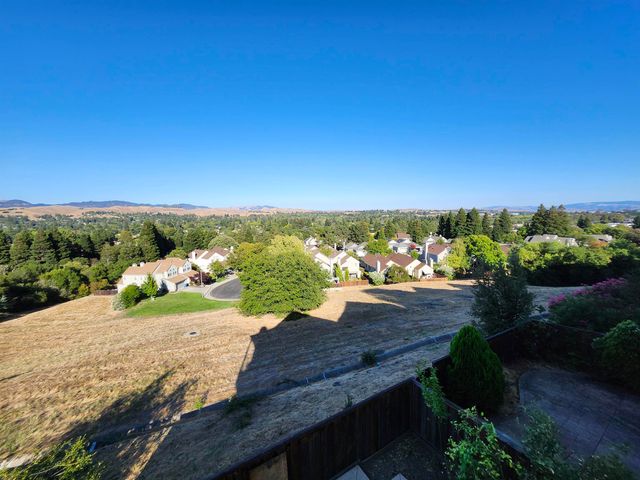 1823 Mockingbird Pl, Danville, CA 94526