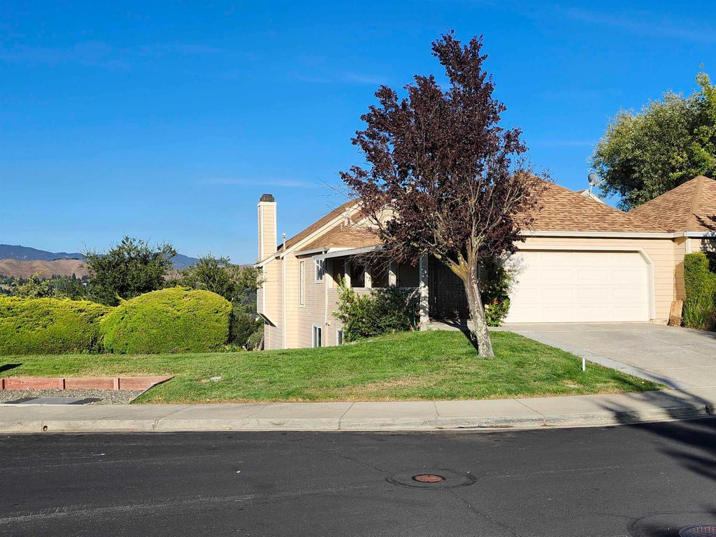 1823 Mockingbird Pl, Danville, CA 94526