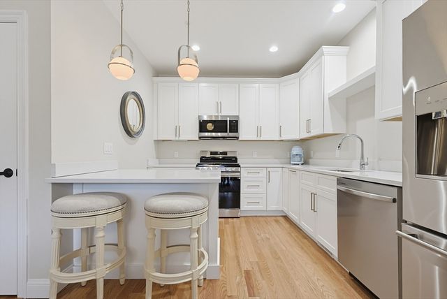64 Palmetto Dr 64, Bellingham, MA 02019