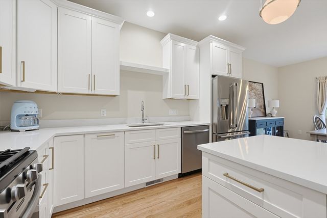 64 Palmetto Dr 64, Bellingham, MA 02019
