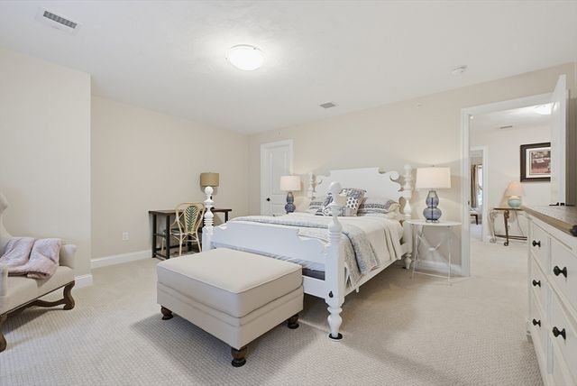 64 Palmetto Dr 64, Bellingham, MA 02019