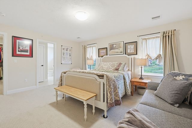 64 Palmetto Dr 64, Bellingham, MA 02019