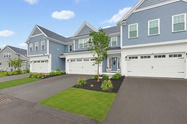 64 Palmetto Dr 64, Bellingham, MA 02019