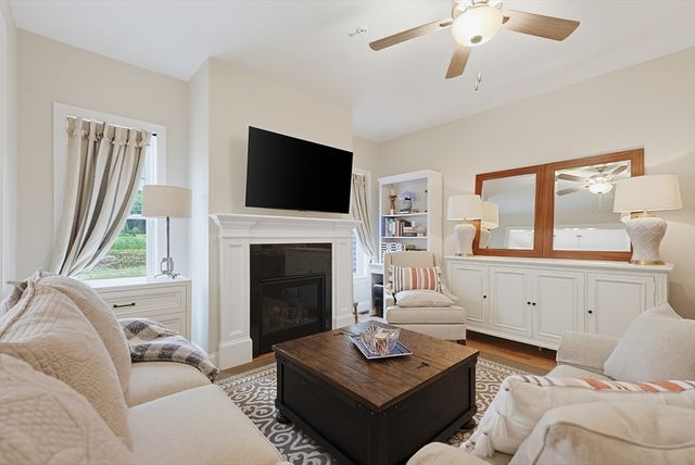 64 Palmetto Dr 64, Bellingham, MA 02019