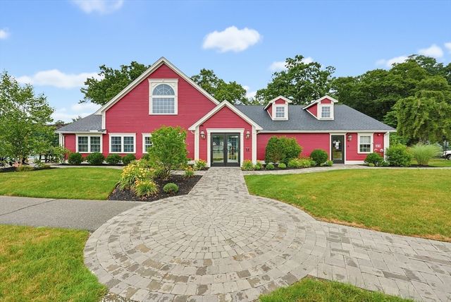 64 Palmetto Dr 64, Bellingham, MA 02019
