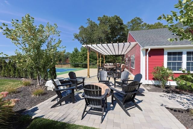 64 Palmetto Dr 64, Bellingham, MA 02019