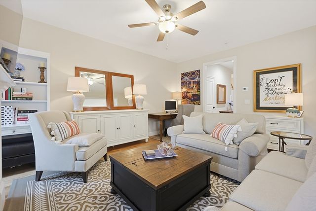 64 Palmetto Dr 64, Bellingham, MA 02019