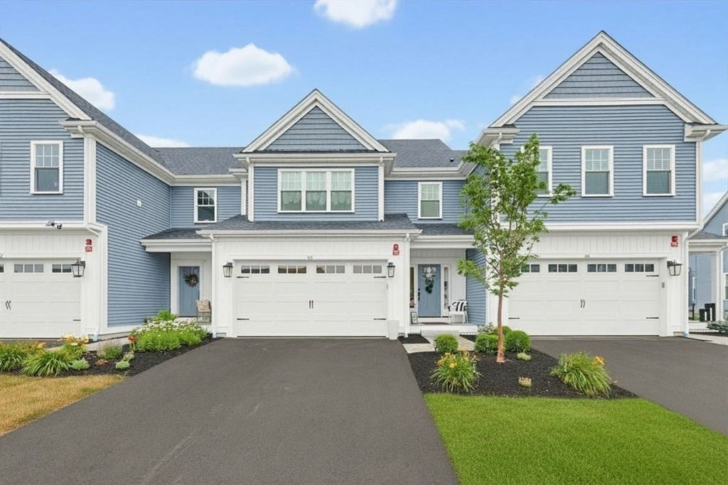 64 Palmetto Dr 64, Bellingham, MA 02019