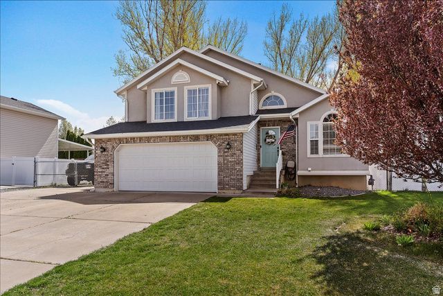 1149 W 1520 N, Clinton, UT 84015