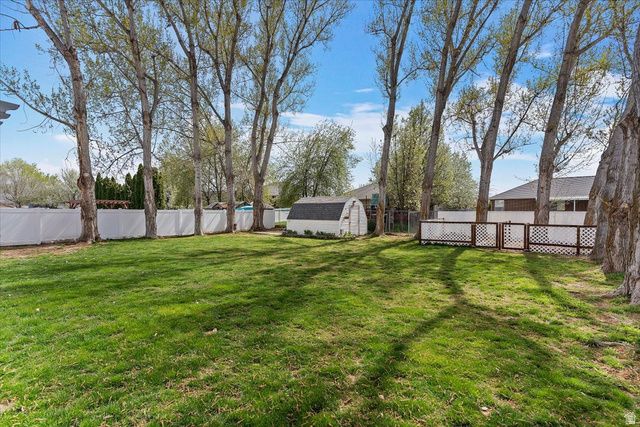 1149 W 1520 N, Clinton, UT 84015
