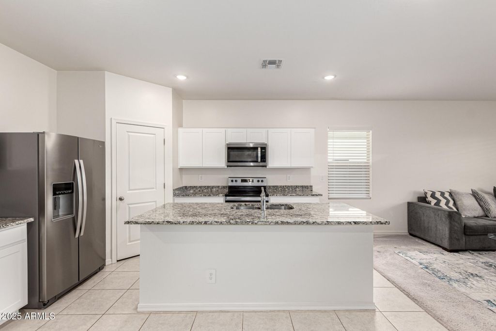 2979 E HOUSTON Drive, San Tan Valley, AZ 85143 — exterior